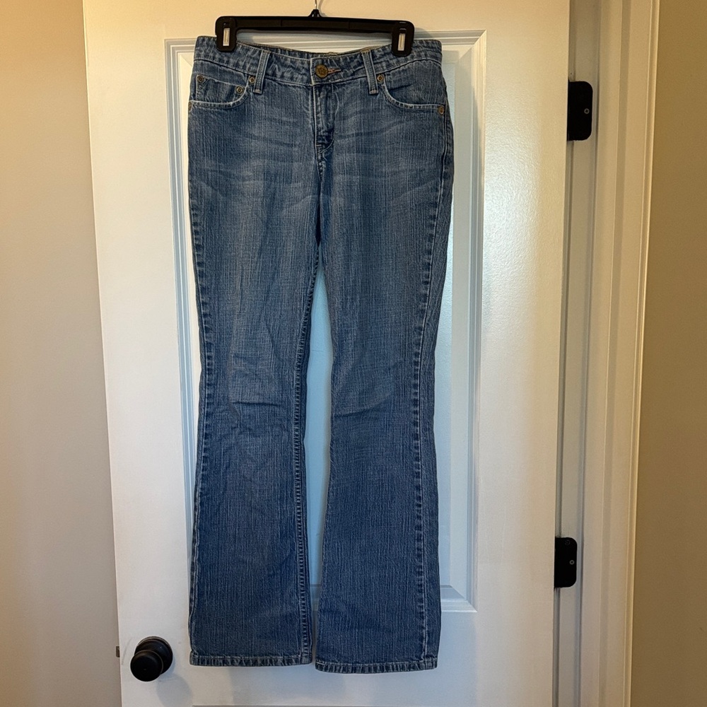 Levi’s Low Slim Bootcut, juniors 9 medium